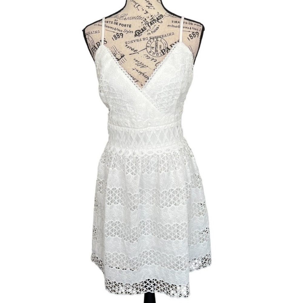 Guess Dress NWOT - Picture 4 of 17